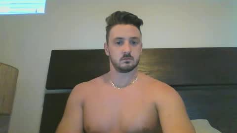 Snapshot of skinnyguylongdick1 chatting on January 30, 12:39 am skinnyguylongdick1 online show from January 30, 12:39 am