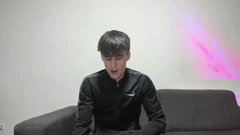 Snapshot of skinnyguywithbigd chatting on January 7, 8:10 pm skinnyguywithbigd online show from January 7, 8:10 pm