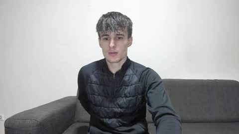 Snapshot of skinnyguywithbigd chatting on January 13, 11:49 pm skinnyguywithbigd online show from January 13, 11:49 pm