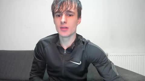 Snapshot of skinnyguywithbigd chatting on February 16, 6:32 am skinnyguywithbigd online show from February 16, 6:32 am