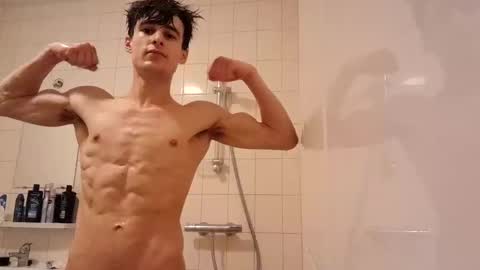 Snapshot of skinnyguywithbigd chatting on October 18, 1:23 pm skinnyguywithbigd online show from October 18, 1:23 pm