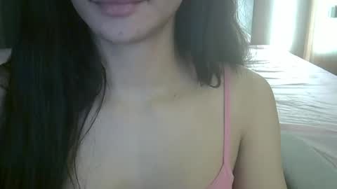 skinnykittencam online show from April 15, 4:08 am