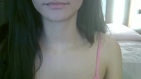 Snapshot of skinnykittencam chatting on April 18, 3:43 am skinnykittencam online show from April 18, 3:43 am
