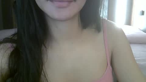 Snapshot of skinnykittencam chatting on May 16, 10:52 pm skinnykittencam online show from May 16, 10:52 pm
