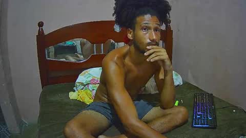 Skinny Latin Man online show from December 4, 7:39 am