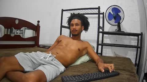 Skinny Latin Man online show from September 30, 9:53 pm