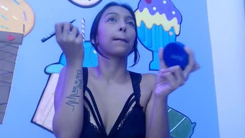 Snapshot of skinnysexzara18 chatting on February 3, 1:26 am zarfa online show from February 3, 1:26 am