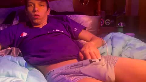 Snapshot of skittles933 chatting on January 21, 9:57 am Skittles online show from January 21, 9:57 am