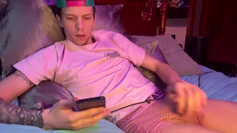 Snapshot of skittles933 chatting on February 27, 12:13 pm Skittles online show from February 27, 12:13 pm