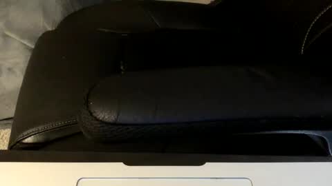 skizzle14 online show from March 11, 4:24 pm