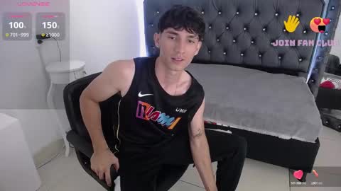 Snapshot of skorpyonmusclee chatting on December 31, 4:27 am Skorpyon Musclee online show from December 31, 4:27 am