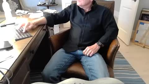 Snapshot of skr235 chatting on February 20, 10:48 pm skr235 online show from February 20, 10:48 pm