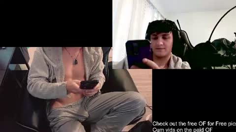 Snapshot of skrogdog chatting on July 2, 7:09 pm skrogdog online show from July 2, 7:09 pm