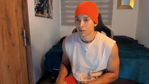 Snapshot of skull_prospect chatting on December 11, 11:08 am Liam Vokov online show from December 11, 11:08 am