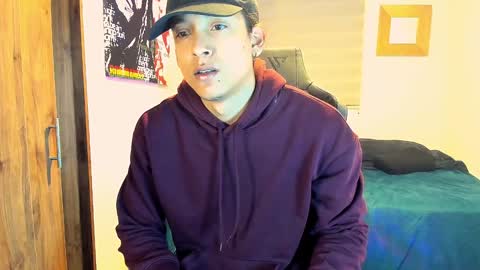 Snapshot of skull_prospect chatting on January 10, 11:00 am Liam Vokov online show from January 10, 11:00 am