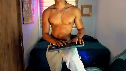 Snapshot of skull_prospect chatting on February 10, 4:25 pm Liam Vokov online show from February 10, 4:25 pm