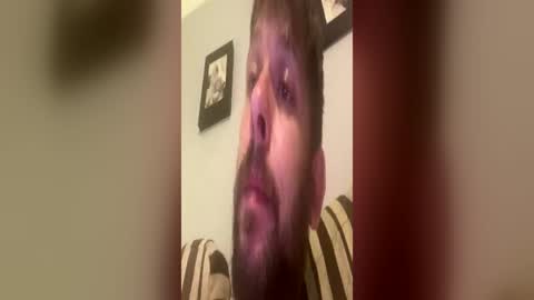Snapshot of skuzzy25 chatting on June 26, 12:48 am skuzzy25 online show from June 26, 12:48 am