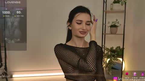 Snapshot of sky011fall chatting on May 2, 3:22 am Eliza online show from May 2, 3:22 am