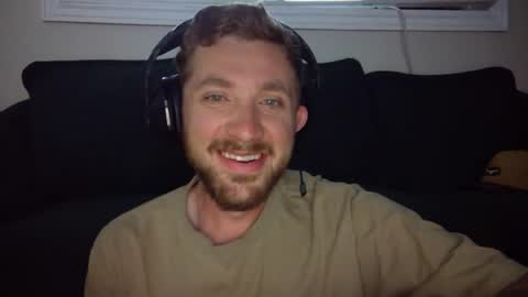 Snapshot of sky2273 chatting on August 8, 2:25 am sky2273 online show from August 8, 2:25 am