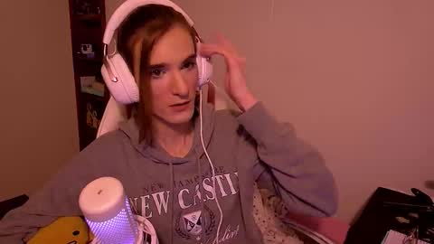 Snapshot of sky4dylancb chatting on January 9, 7:33 am Gem online show from January 9, 7:33 am