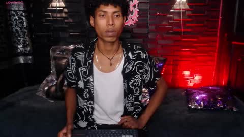 Snapshot of sky_walkerss chatting on February 23, 12:19 am sky_walkerss online show from February 23, 12:19 am