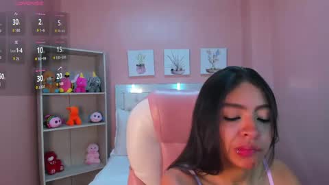 Snapshot of sky_winter chatting on April 25, 2:58 pm S O F I online show from April 25, 2:58 pm
