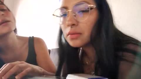 Sky and Greicy online show from March 3, 6:25 pm