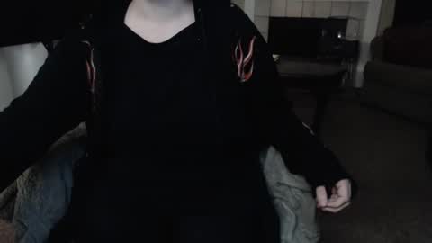 SKYLE   online show from April 15, 8:42 pm