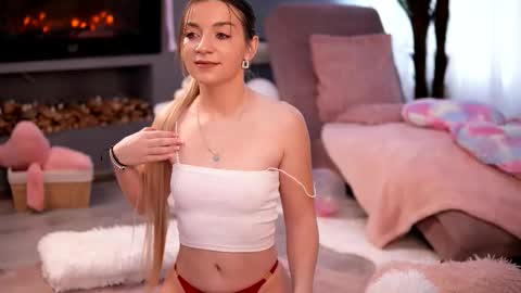 skyeyesluna online show from February 18, 4:08 am