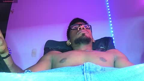 skyfall9875 online show from December 23, 2:42 am