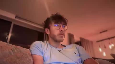 skyisthelimit1995 online show from December 20, 6:15 pm