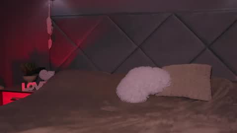 skylar426176 online show from April 2, 7:28 am