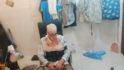 Snapshot of skylartgilf205565 chatting on September 9, 2:27 pm skylartgilf205565 online show from September 9, 2:27 pm