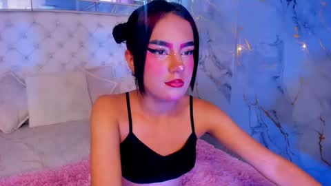 Snapshot of skyler_rouse chatting on June 10, 7:35 pm skyler_rouse online show from June 10, 7:35 pm