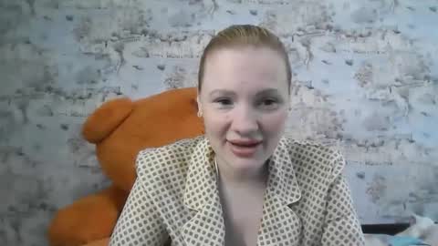 Skyler online show from October 18, 11:33 am