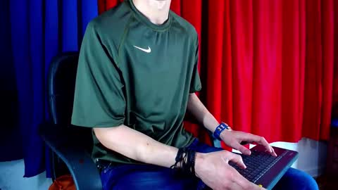 Snapshot of skyler_wild chatting on January 7, 12:35 am Skyler online show from January 7, 12:35 am