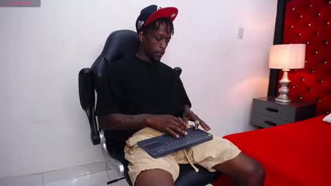 Snapshot of skylerbigxxx chatting on September 26, 4:38 am SKYLERBIGXXX online show from September 26, 4:38 am