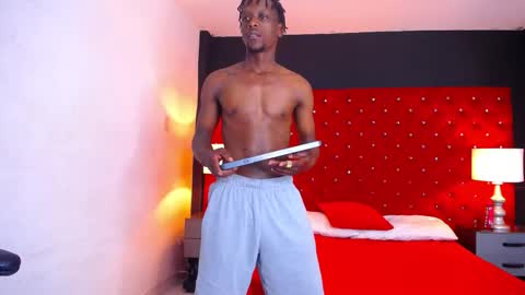 Snapshot of skylerbigxxx chatting on September 28, 3:45 am SKYLERBIGXXX online show from September 28, 3:45 am