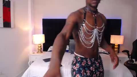 Snapshot of skylerbigxxx chatting on June 9, 4:02 am SKYLERBIGXXX online show from June 9, 4:02 am