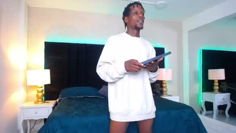 Snapshot of skylerbigxxx chatting on July 7, 4:04 am SKYLERBIGXXX online show from July 7, 4:04 am