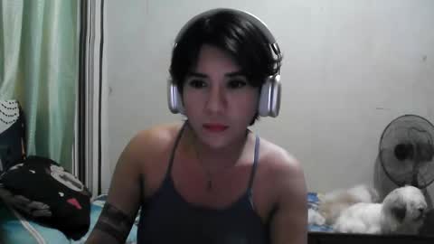 Snapshot of skylerfox90210 chatting on January 8, 2:03 am Skylersworld online show from January 8, 2:03 am