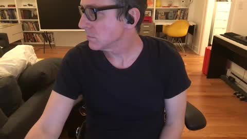 Skyline3371 online show from January 8, 7:45 am