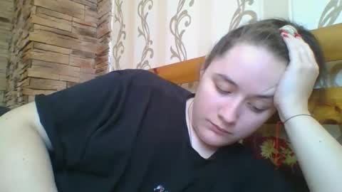 skyressie333 online show from February 20, 8:05 am