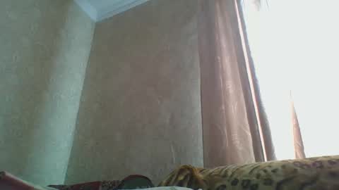 skyressie333 online show from April 27, 7:06 am