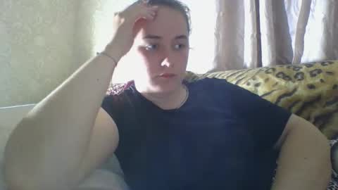 skyressie333 online show from June 4, 7:09 pm