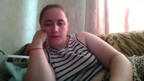skyressie333 online show from June 21, 6:38 am