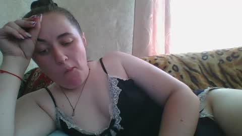 skyressie333 online show from June 25, 9:36 am