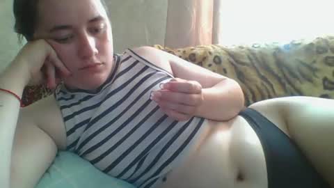 skyressie333 online show from June 29, 6:52 am