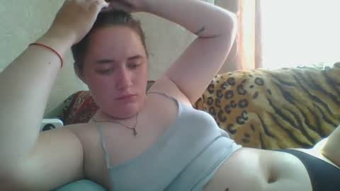 skyressie333 online show from July 1, 8:38 am