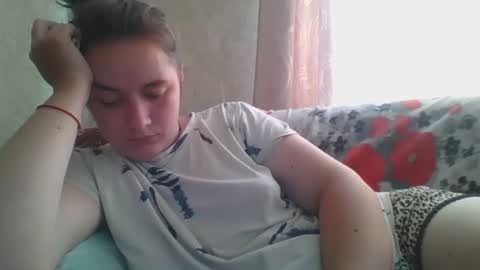 skyressie333 online show from July 6, 6:43 am